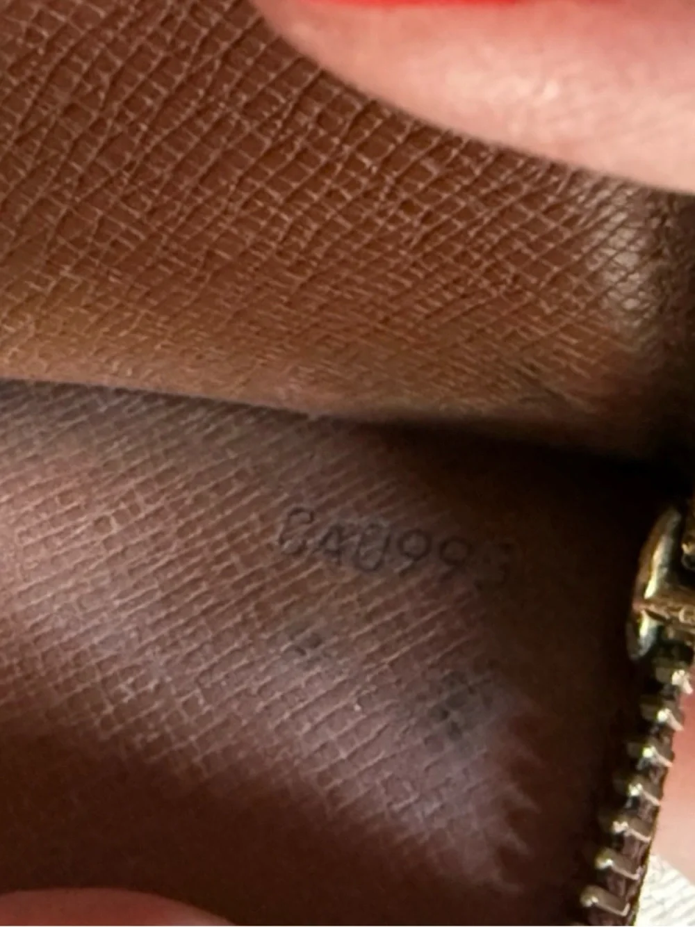 💯Authentic Louis Vuitton Sarah Long Wallet converted into a crossbody w/chain - Picture 6 of 11